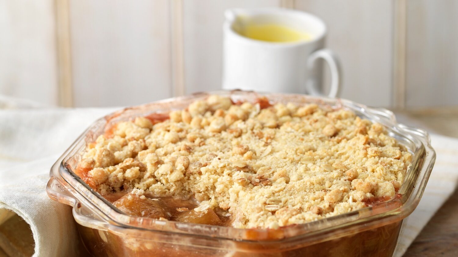 Rhubarb crumble dessert